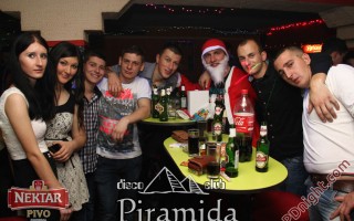 Doček Nove godine 2014, Disco club Piramida Busnovi