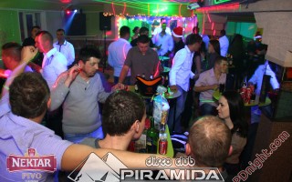 Doček Nove godine 2015, Disco club Piramida Busnovi